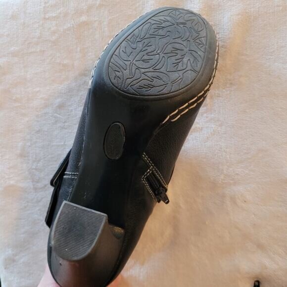 Euro Soft by Sofft Black Leather Booties - Size 10 - Picture 5 of 10